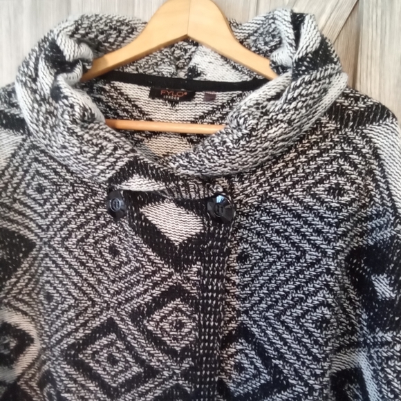 Fylo London Black White Sweater Cape L - Picture 3 of 6
